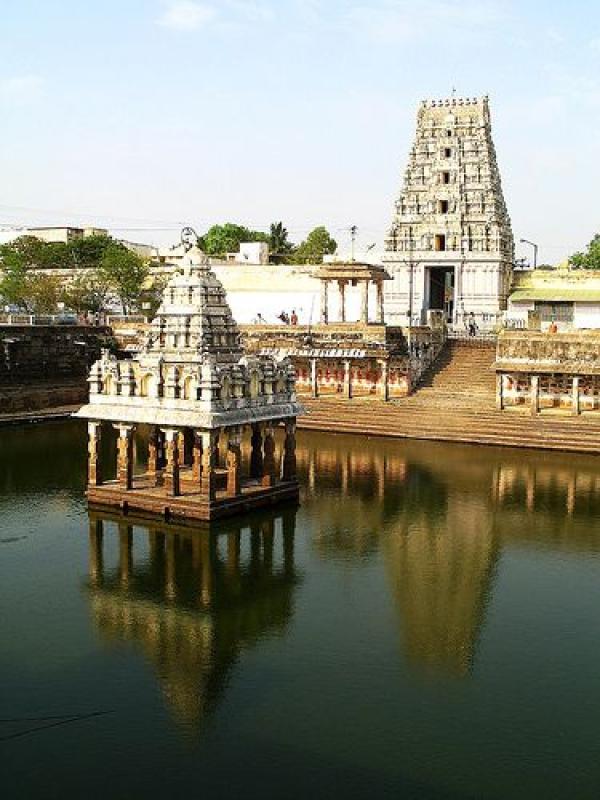 కంచి కామాక్షి దేవి ఆలయం కాంచీపురం, తమిళనాడు